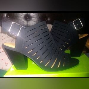 Source Unknown Black Laser-Cut Block Heel Booties